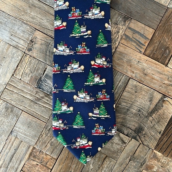Christmas Tugs Silk Tie by Eric Hulch for Alynn - Picture 1 of 5
